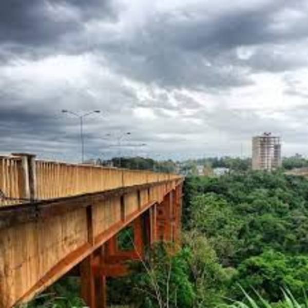 Joven intenta sacarse la vida tirándose del un puente Costa Cavalcanti