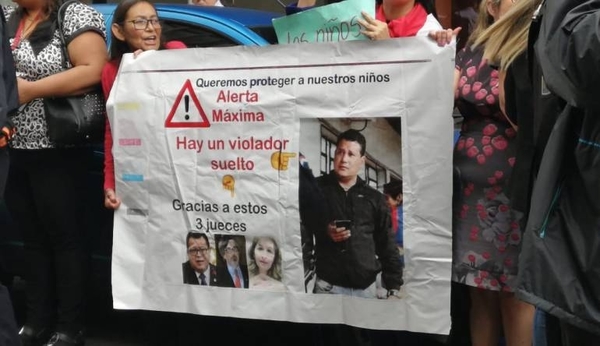 HOY / Tres jueces que 'premiaron' a abusador de niña, a juicio por mal desempeño
