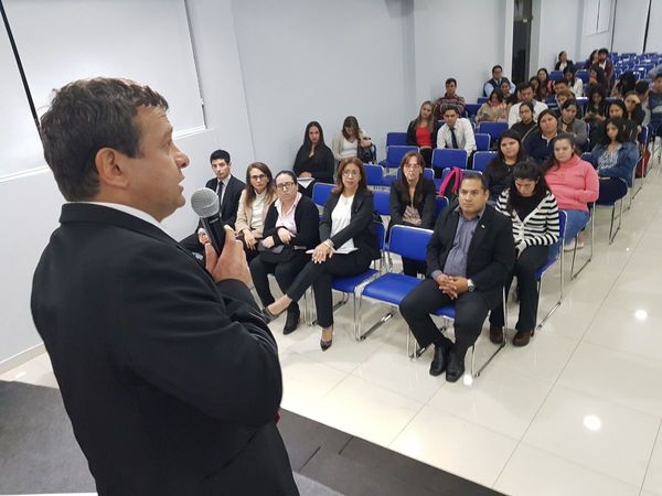 Gremio de contadores planteará ley de matriculación profesional