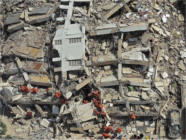 Siguen desaparecidas 9 personas tras derrumbe de edificio en Brasil
