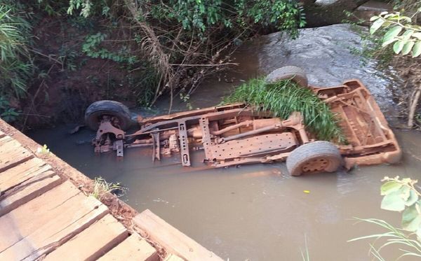 Funcionarios de ANDE fallecen en accidente