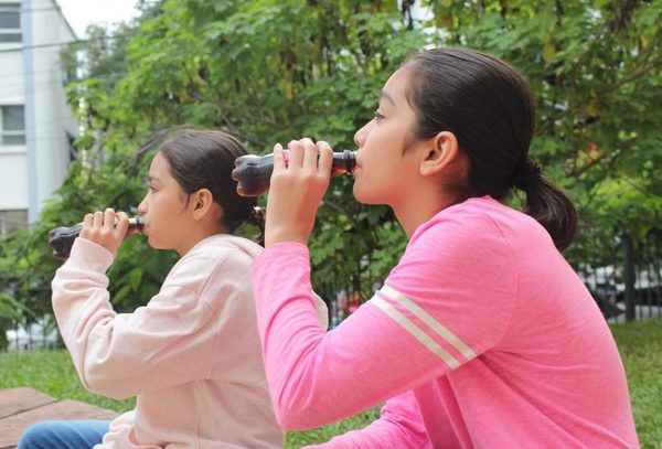 Nuestros niños engordan e igual no cambian sus hábitos | Noticias Paraguay