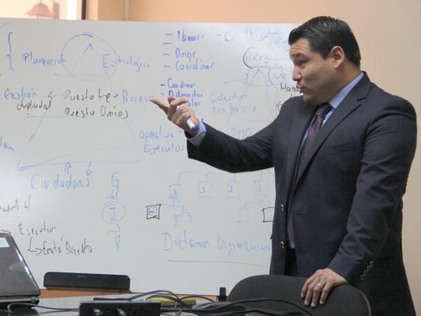 Función Pública quiere "fortalecer" transparencia en instituciones estatales