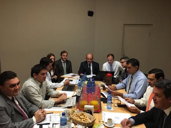"Negociaciones" con campesinos continúa esta tarde