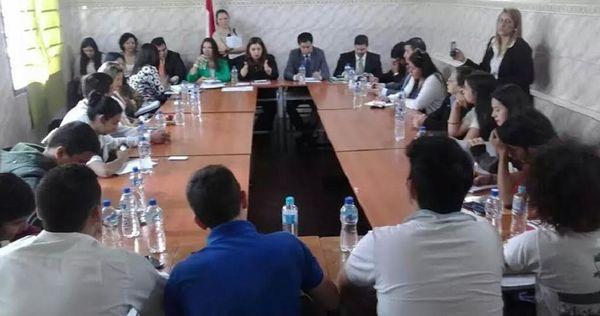 Ministros y estudiantes avanzan en negociaciones