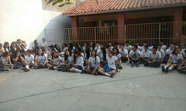 Hacienda advierte que presupuesto del 2016 es insuficiente para educación