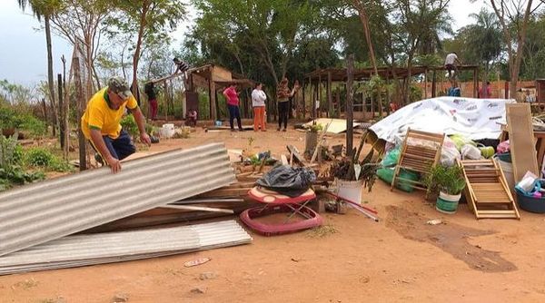 Desalojan a familias que invadieron tierras en Limpio