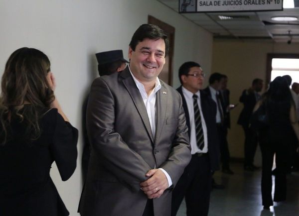 Buzarquis es absuelto de cumpla y pena