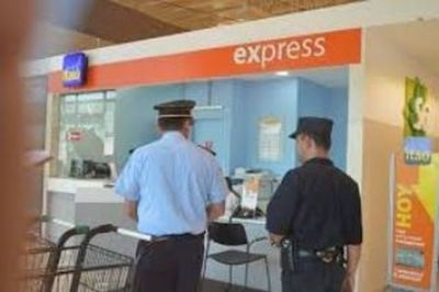 Delincuentes en 3 minutos se llevan unos Gs 30.000.000 de una sucursal de Itaú