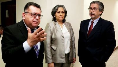 Jurado suspendió a los camaristas que liberaron a un policía abusador - Judiciales y Policiales - ABC Color
