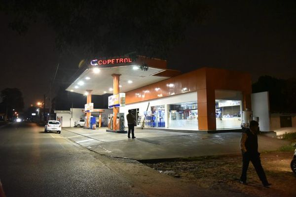 Asaltan estación de servicio y se llevan G. 1.500.000 - Nacionales - ABC Color