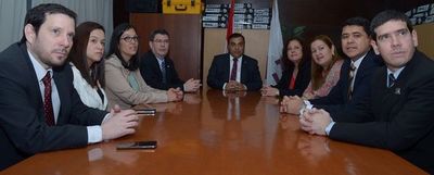 Arman equipos de fiscales para investigar corrupción en UNA