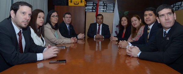 Arman equipos de fiscales para investigar corrupción en UNA