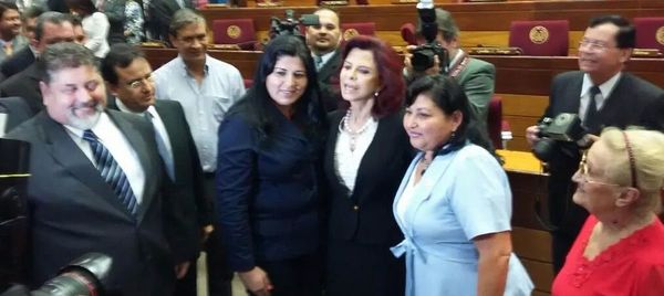 Jura Miryam Peña como nueva ministra de la Corte