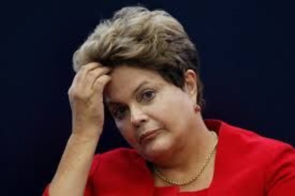 Dilma reduce su gabinete ante grave crisis