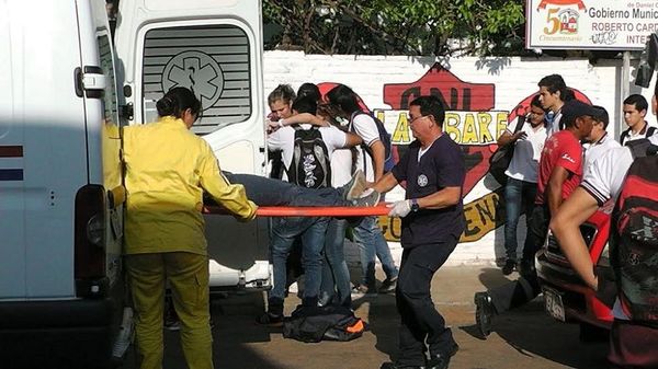 Investigarán causa de derrumbe que dejó 13 estudiantes heridos