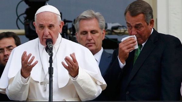 Renuncia de congresista que lloró ante el papa sorprendió en EUA