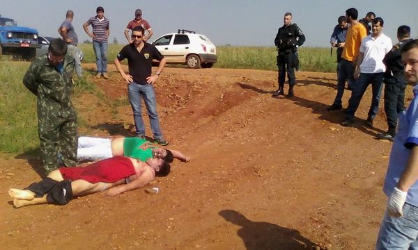 Matan a dos jóvenes y les candadean la boca