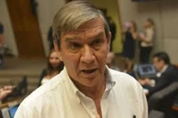 Senador liberal admite que lucha contra mafias será en vano mientras que políticos protejan a narcos