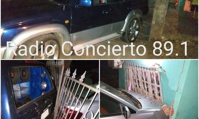 Confundió el cambio y atropelló vivienda