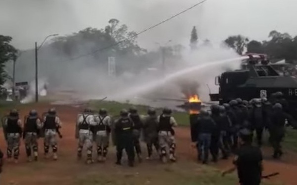 Fiscalía libera a tomateros detenidos tras manifestación