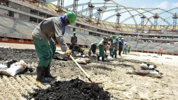 HOY / Catar termina con sistema de tutela de trabajadores antes de Mundial 2022