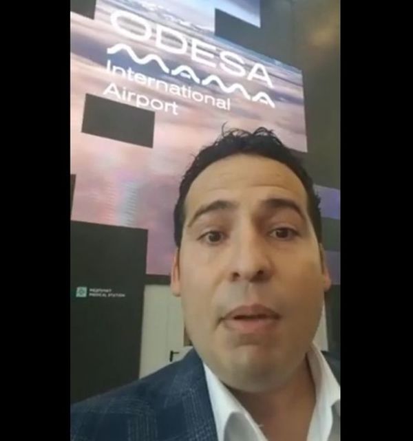 Prófugo alardear en redes amistad con el. Presidente Mario Abdo