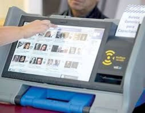 Tecnicos de la Justicia Electoral admite que sin tecnología es imposible escrutinio