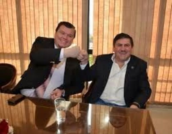 Llanistas negocian con sectores absolver al Contralor del juicio político