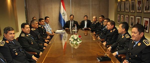 Comisarios generales que solicitan ascenso se reunieron con presidente del senado