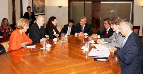 Detallan reforma electoral a representantes de la Unión Europea