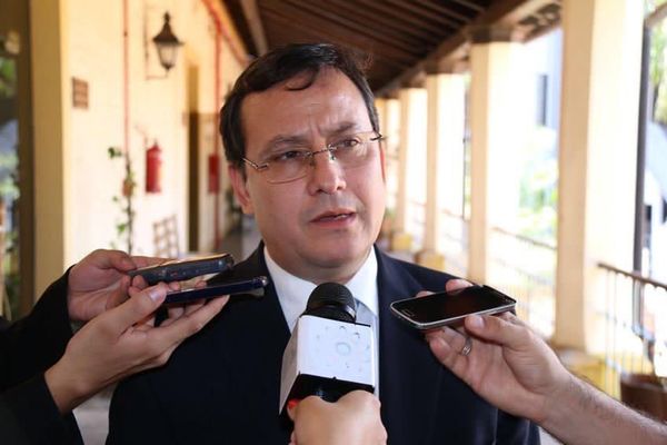 Nadie podrá ganar más que el Presidente de la República