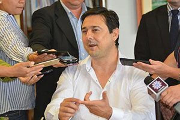Insistirán en recortar vacaciones de parlamentarios