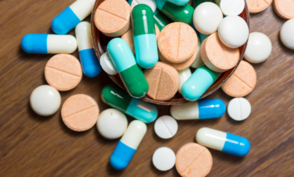 HOY / Ante retiro del mercado de la ranitidina instan a pacientes a consultar para reemplazo de la droga
