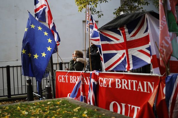 Londres y la UE cierran un acuerdo de Brexit sin garantías