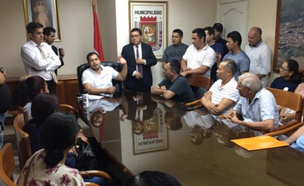 Intendente de CDE coordina censo y ajuste de contrato con mesiteros
