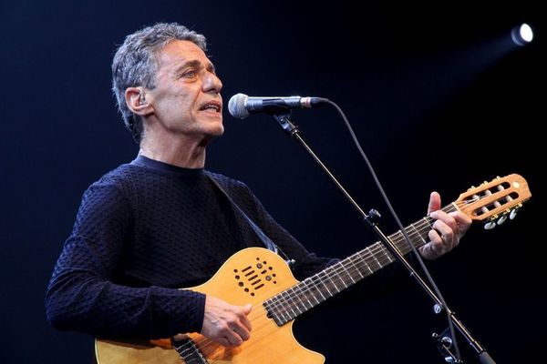 Chico Buarque lanza una nueva novela en medio de polémica con Bolsonaro  - Literatura - ABC Color