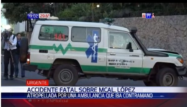 Ambulancia que no llevaba pacientes atropelló y mató a mujer | Noticias Paraguay