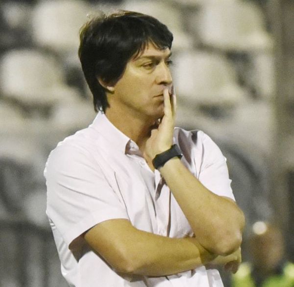 Garnero apunta al campo de juego - Fútbol - ABC Color
