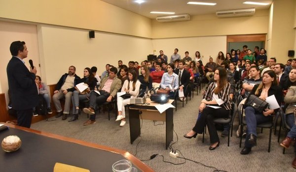 Convocatorias vigentes de BECAL cuentan con más de 600 postulantes - ADN Paraguayo