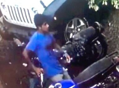 Detienen a dos tipos por hurto de una moto