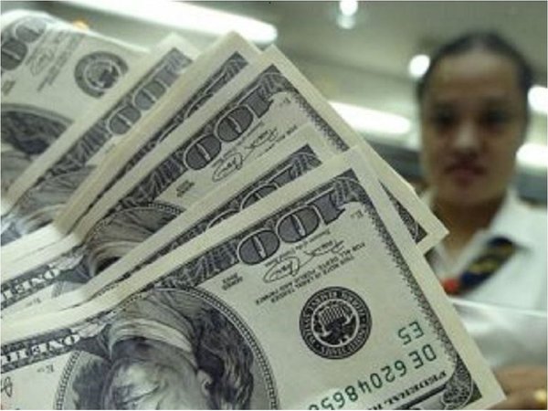 El pico del dólar crea preocupación y sospechan que hay especulación