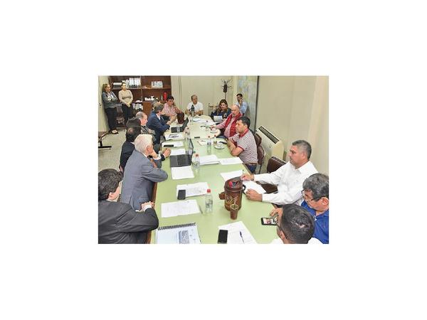 Lenta gestión tributaria hace perder ingreso por 6 mil planos