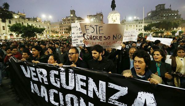 Perú: La Corte decidirá si acepta cierre del Congreso