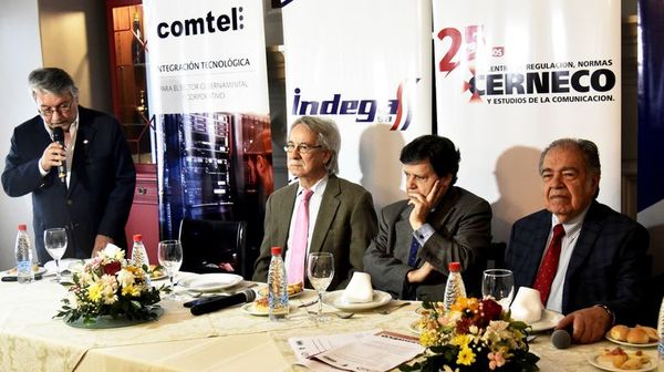 Acevedo busca fortalecer el sistema de inteligencia, dice - Política - ABC Color