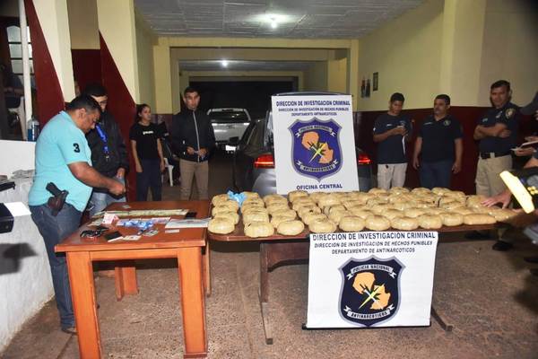 Ex cónsul de Cartes cae con 27 kilos de macoña perfumada •