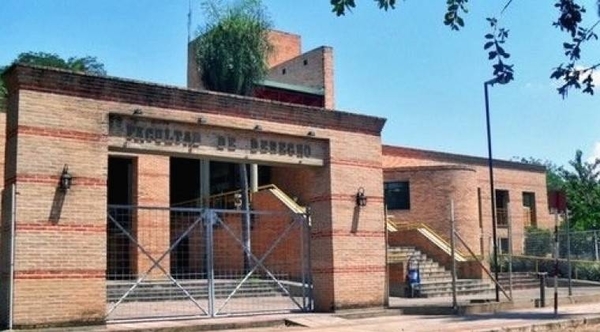 HOY / "No te preocupes, pasaste el examen, gordi": audio de intermediaria para cita con docente acosador