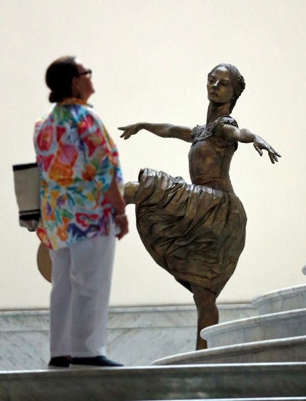 Cuba dará el sábado su último adiós a Alicia Alonso en teatro con su nombre - Espectáculos - ABC Color