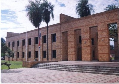 Estudiante denunció por acoso a docente de Derecho UNA