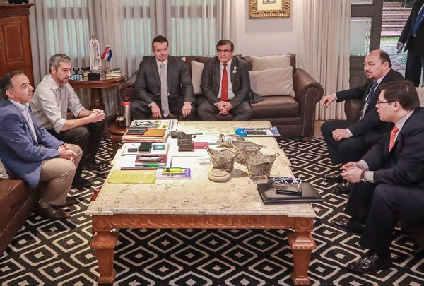 Premios de 800 millones por cobrar multas, irrita a la gente y desgasta al gobierno: dice que Abdo pidió correctivo - ADN Paraguayo